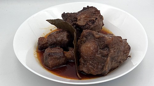 Rabo de toro al vino