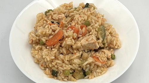 Arroz con pollo y verduras Arroz con pollo y verduras