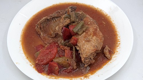 Conejo con pimientos