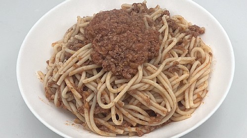 Espaguetis a la boloñesa Espaguetis a la boloñesa