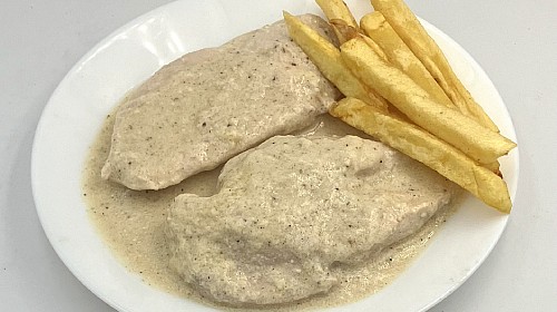 Pechuga a la pimienta Pechuga a la pimienta