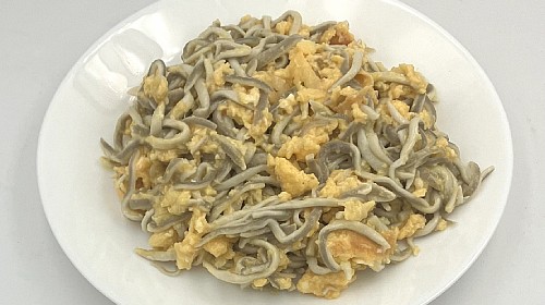 Revuelto de gulas